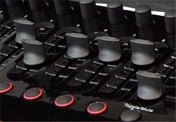 USB-MIDI клавіатура-контролер Nektar Panorama P4 - вид 1 мініатюра