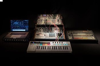 MIDI-контроллер Arturia KeyStep Pro - вид 2 миниатюра