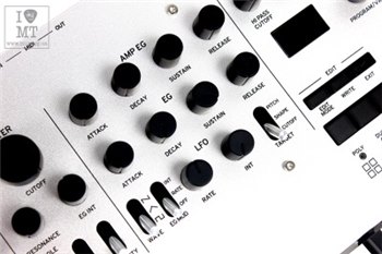 KORG MINILOGUE Синтезатор аналоговый - вид 15 миниатюра